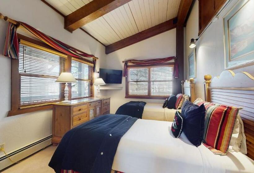 带2个卧室的公寓, Top Of The Village   Coraltree Residence Collection