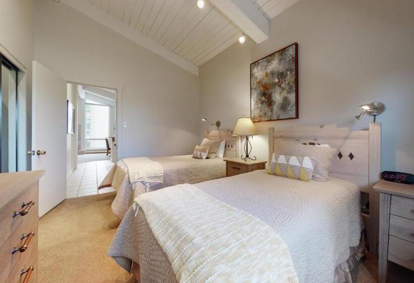 Апартаменты 3 Спальни, Top Of The Village   Coraltree Residence Collection