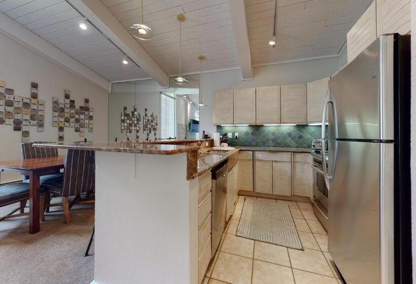 带3个卧室的公寓, Top Of The Village   Coraltree Residence Collection