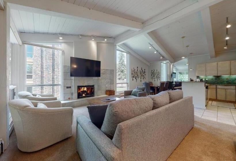 Апартаменты 3 Спальни, Top Of The Village   Coraltree Residence Collection