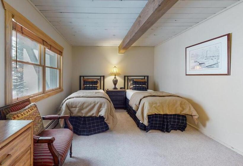 带3个卧室的公寓, Top Of The Village   Coraltree Residence Collection