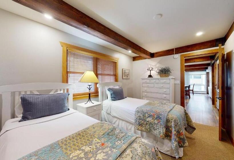 Апартаменты Premium 3 Спальни, Top Of The Village   Coraltree Residence Collection