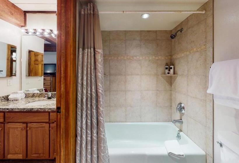 Апартаменты 4 Спальни, Top Of The Village   Coraltree Residence Collection