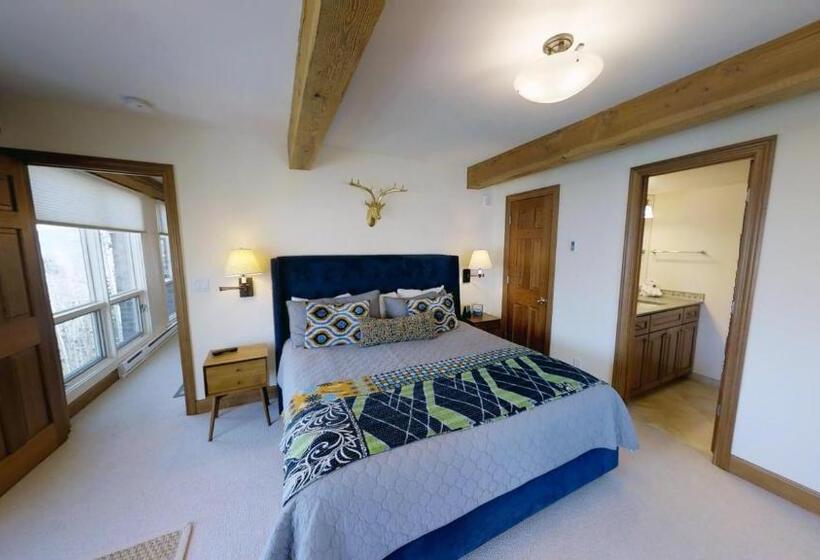Апартаменты 4 Спальни, Top Of The Village   Coraltree Residence Collection
