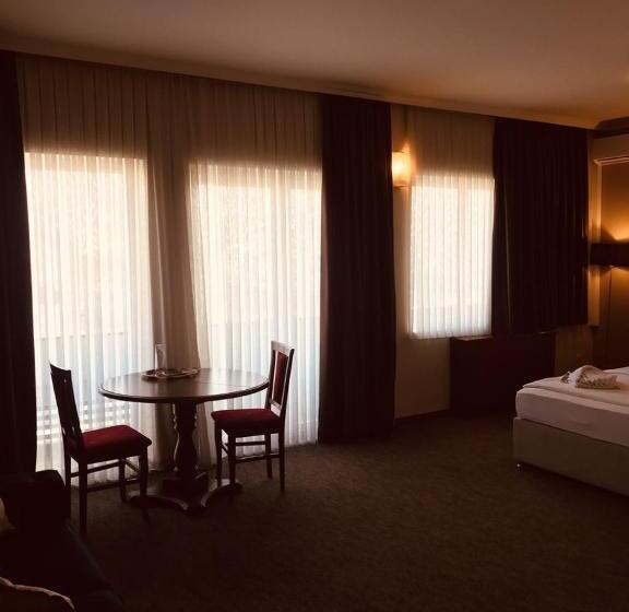Suite, Bristol