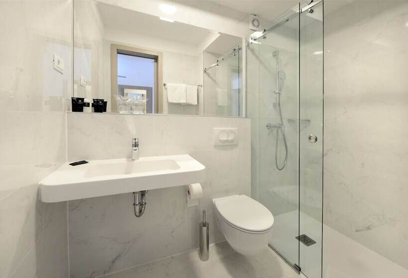 اتاق استاندارد یک نفره, Grand Hotel Adriatic Ii