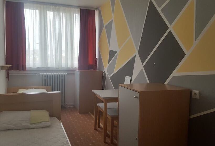 اتاق استاندارد با سرویس بهداشتی مشترک, Hi Hostel Zagreb