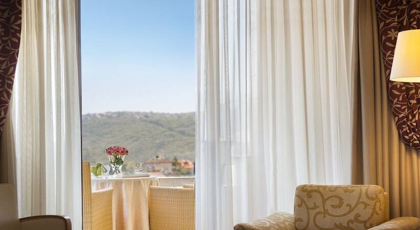 اتاق استاندارد یک نفره, Remisens Hotel Metropol