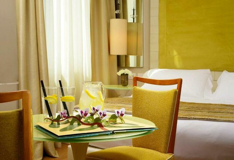 اتاق اجرایی سه نفره, Grand Hotel Minerva