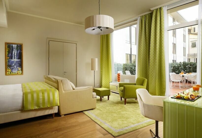 سوئیت جونیور با تراس, Grand Hotel Minerva