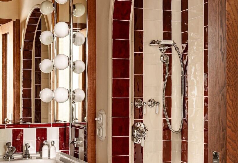 اتاق لوکس, Château Des Fleurs Hôtel & Spa Paris