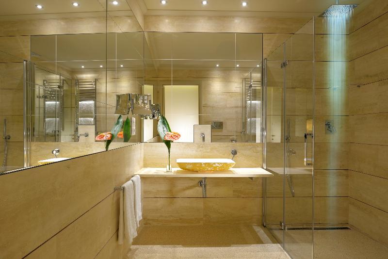 اتاق اجرایی سه نفره, Grand Hotel Minerva