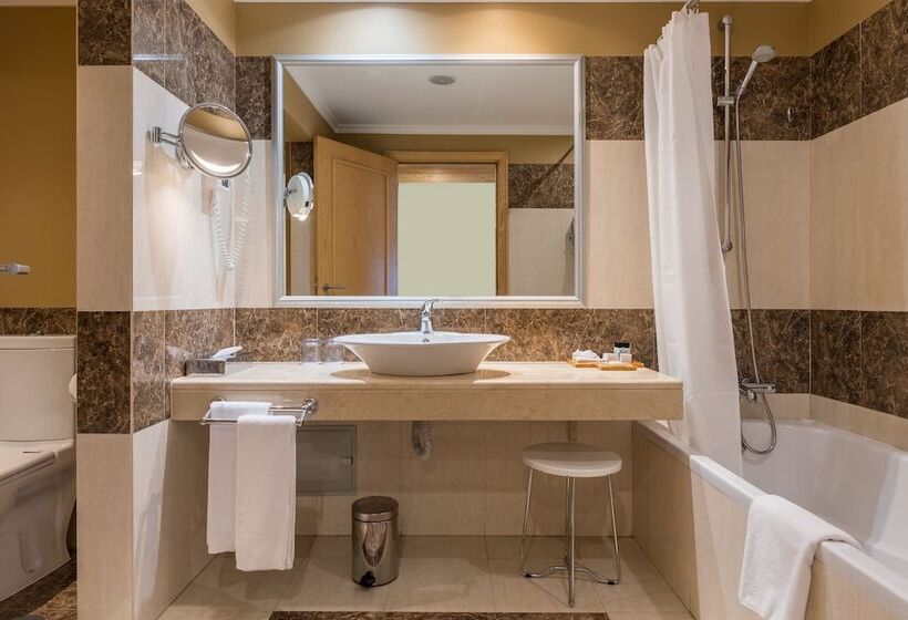 Семейный Номер, Pestana Carlton Madeira Ocean Resort