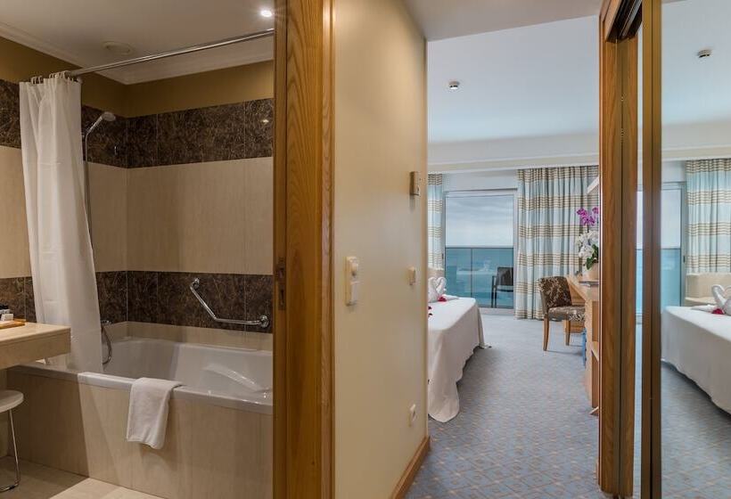 Номер Superior Вид на Море, Pestana Carlton Madeira Ocean Resort