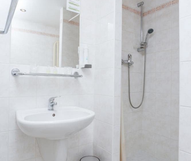 اتاق استاندارد سه نفره, Globus