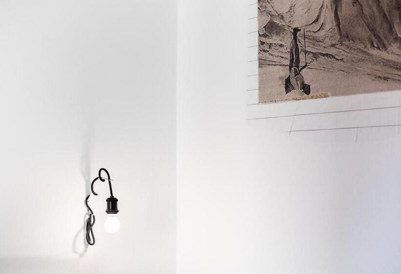 اتاق استاندارد با چشم‌انداز شهر, Art Hotel Tartini