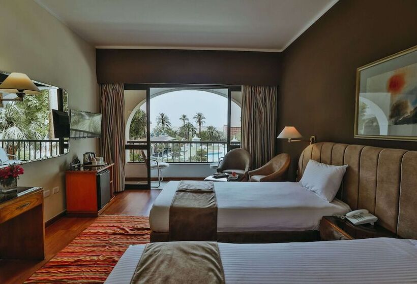 اتاق استاندارد با چشم‌انداز استخر, Basma Hotel Aswan