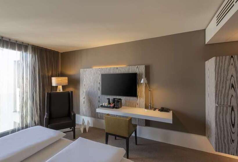 اتاق خانوادگی, Hilton Brussels Grand Place
