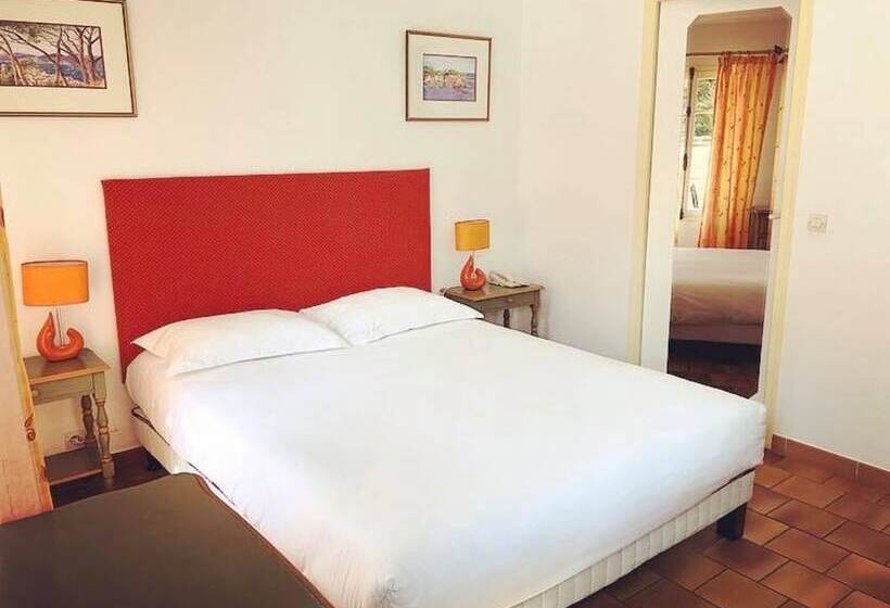 Семейный Номер, Hôtel Jas Neuf