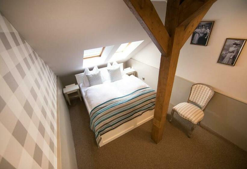 Quarto standard, Golfi