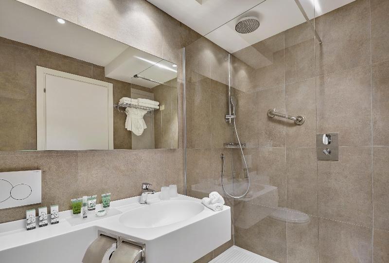Juniorsvit, Los Arcos Suites