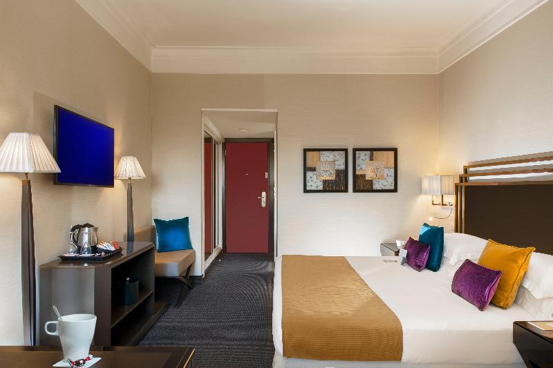 Juniorsvit, Los Arcos Suites