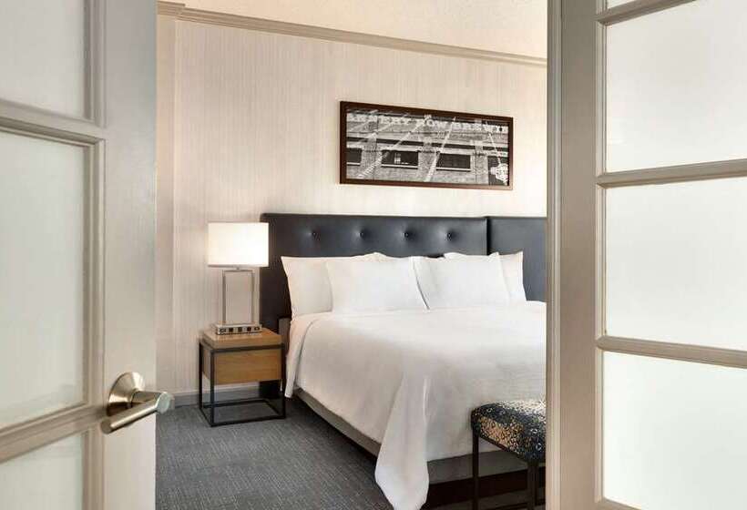 침실 2개 스위트, Embassy Suites Hotel Des Moines Downtown