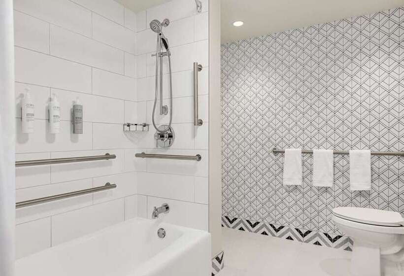 침실 2개 스위트, Embassy Suites Hotel Des Moines Downtown