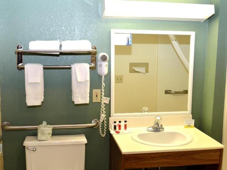 Номер Стандарт Адаптированный для Инвалидов, Days Inn By Wyndham Glasgow