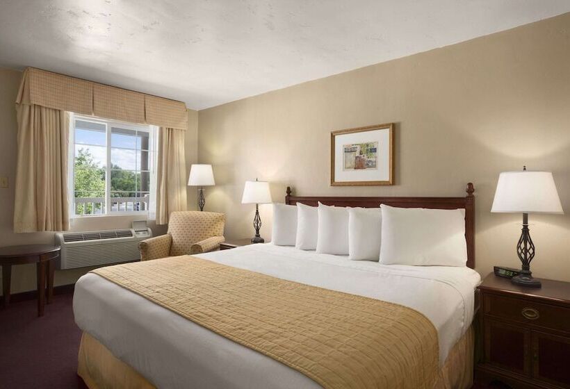 Люкс, Days Inn By Wyndham Montrose