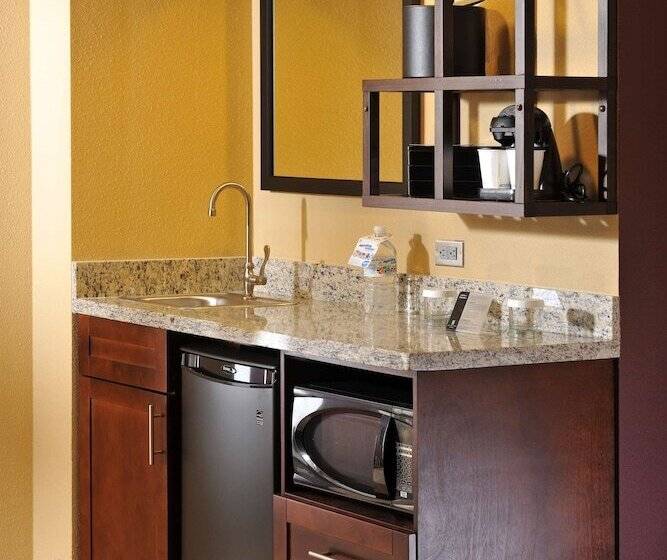 장애인을 위한 스위트, Embassy Suites Hotel Des Moines Downtown