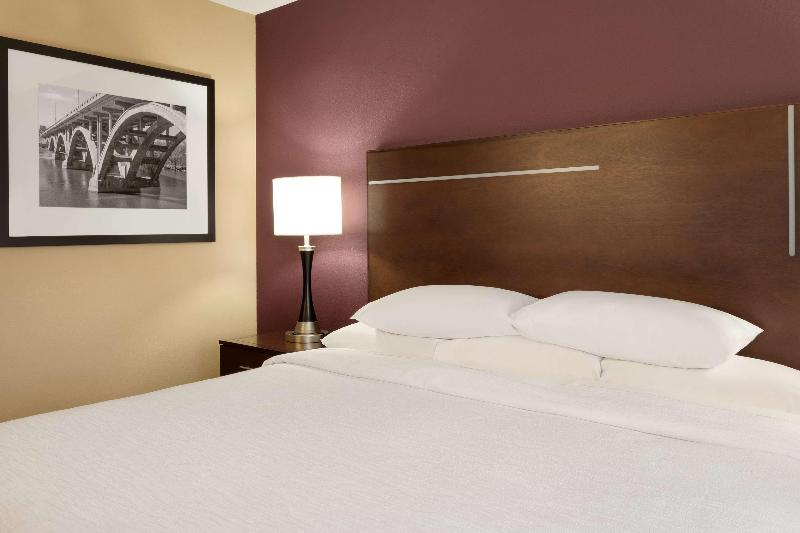 강 전망 스위트, Embassy Suites Hotel Des Moines Downtown