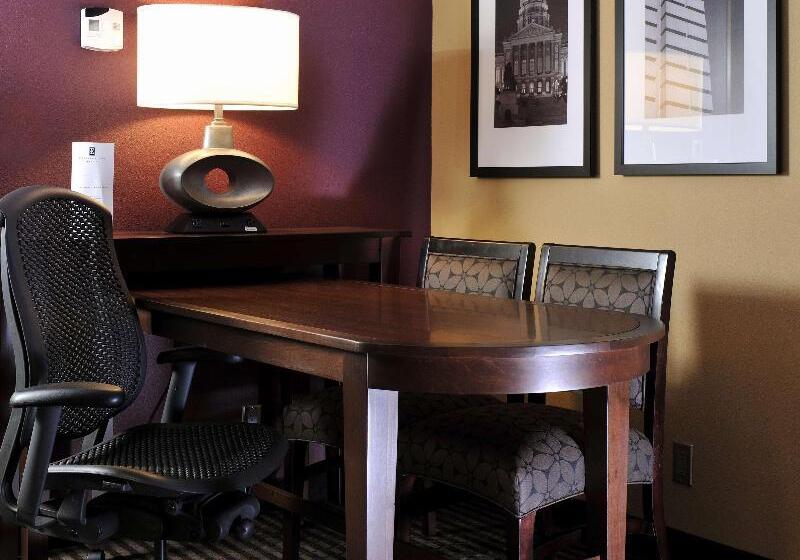 스위트, Embassy Suites Hotel Des Moines Downtown