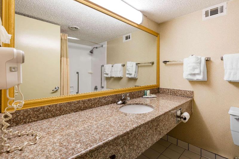 اتاق استاندارد با تخت بزرگ, Travelodge By Wyndham Williamsburg I 64