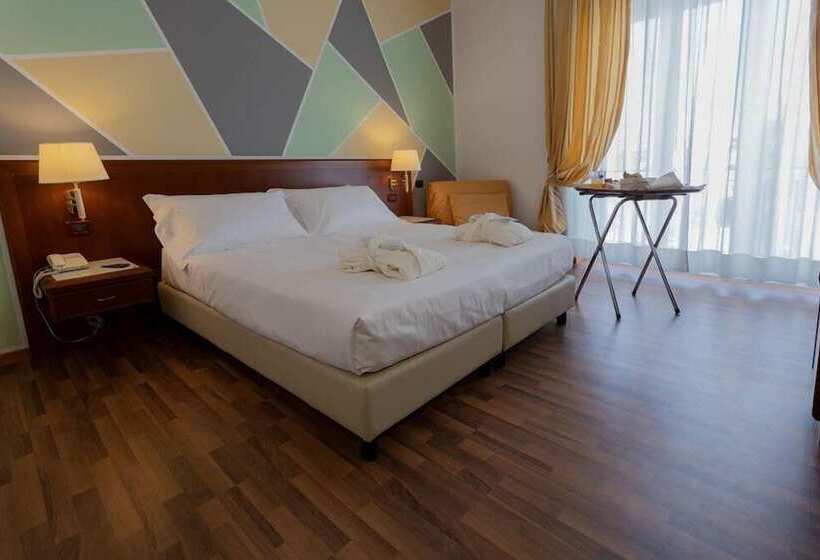 Номер Deluxe, Europa