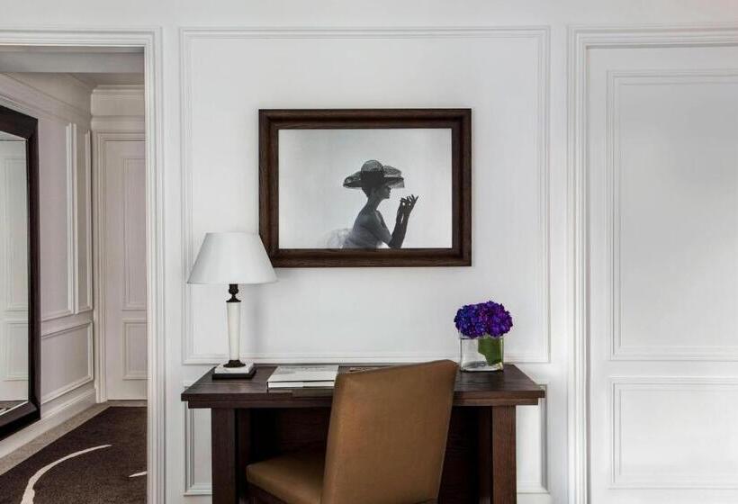 اتاق سوپریور با تخت بزرگ, The Ritz Carlton New York, Central Park