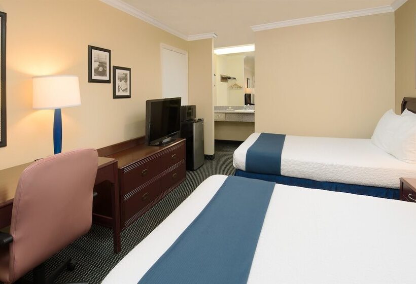 套房, Days Inn By Wyndham Pinole Berkeley