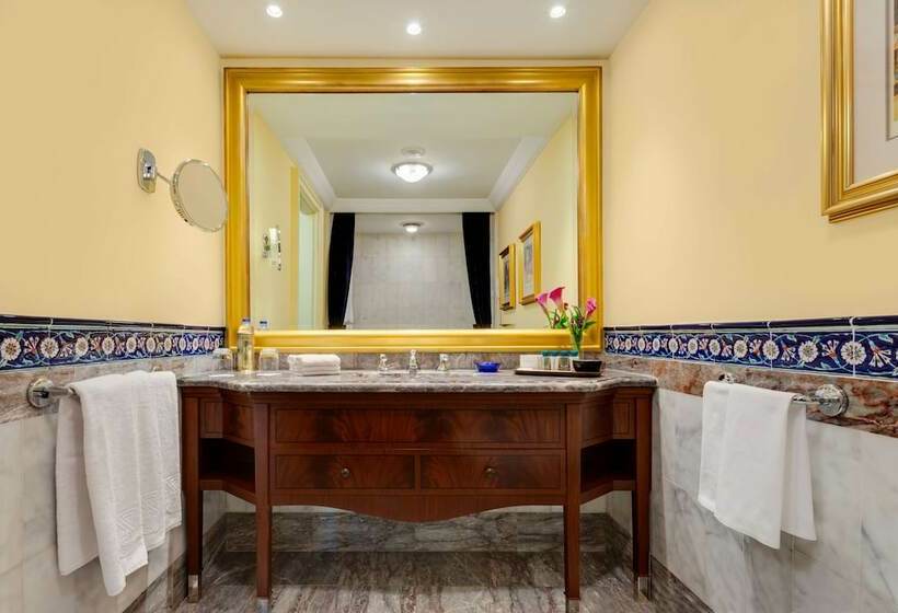 Standard Room, çırağan Palace Kempinski Istanbul