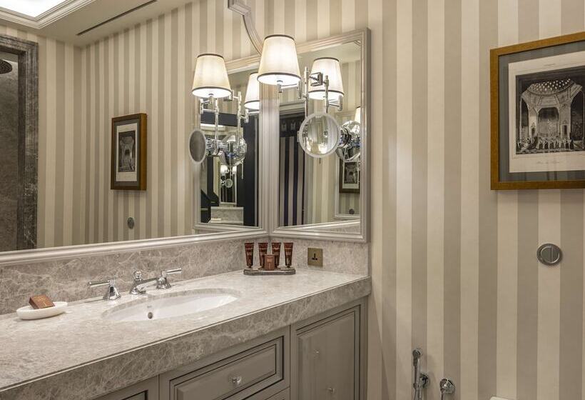 Standard Room, çırağan Palace Kempinski Istanbul