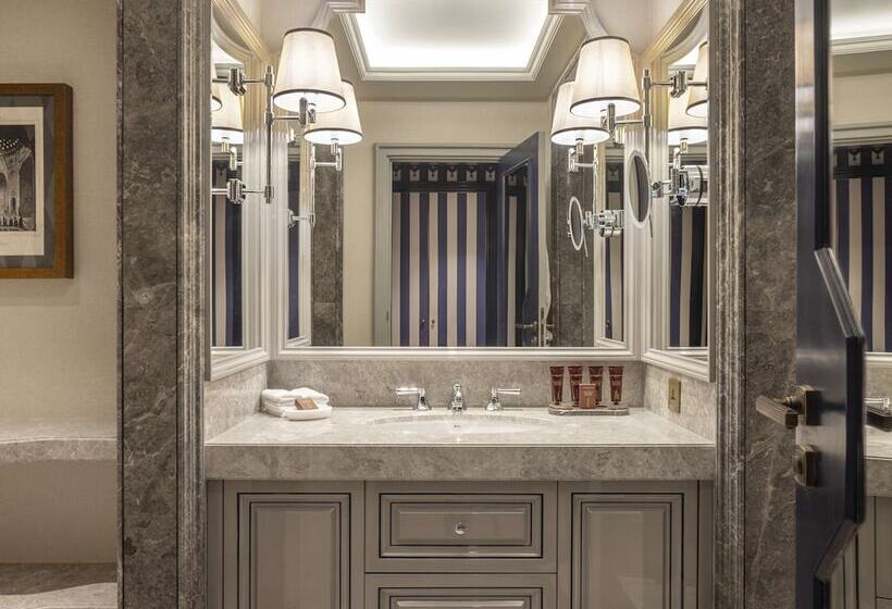 Standard Room with Views, çırağan Palace Kempinski Istanbul