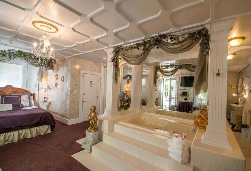 Номер Deluxe Вид на Море, The Anniversary Inn   Logan