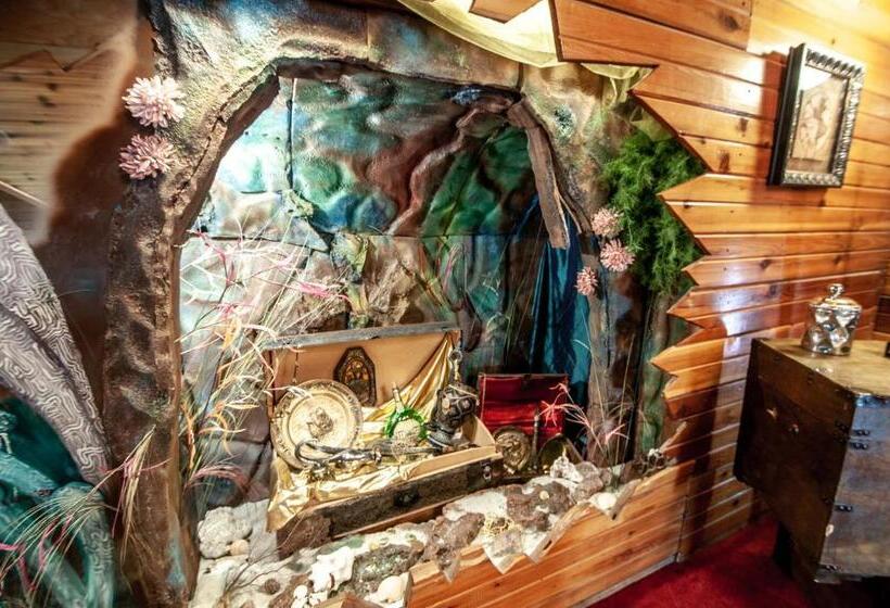 Номер Deluxe Вид на Море Боковой, The Anniversary Inn   Logan