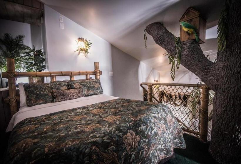 Номер Стандарт Вид на Море с Балконом, The Anniversary Inn   Logan