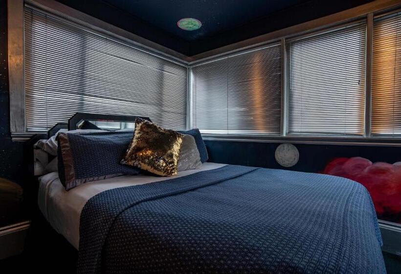Номер Стандарт с Гидромассажем, The Anniversary Inn   Logan