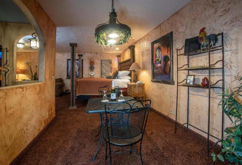 Номер Стандарт, The Anniversary Inn   Logan