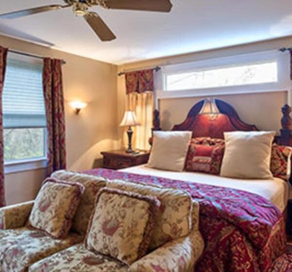 キングサイズベッドのデラックスルーム, Cedar Crest Inn