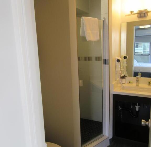 스탠다드 발코니 룸, Waikiki Central Hotel   No Resort Fees