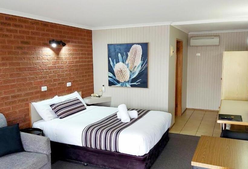 Номер Стандарт, Country Mile Motor Inn