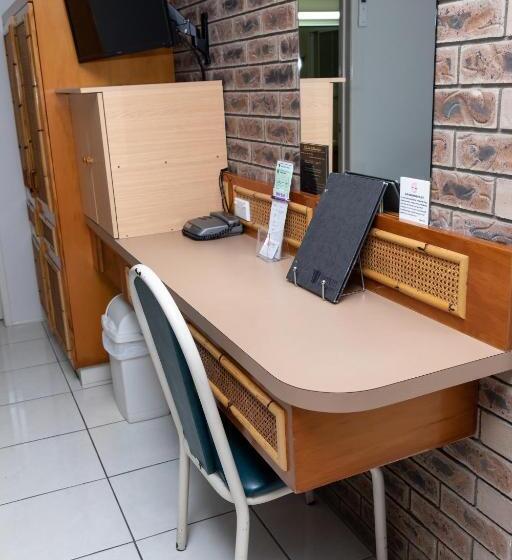 패밀리 룸, Lantern Motor Inn