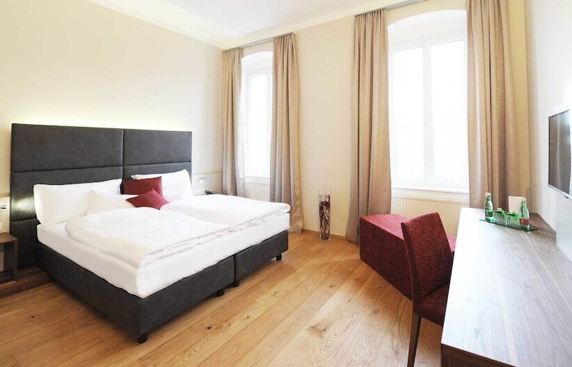 스탠다드 룸, Eee Hotel Perg